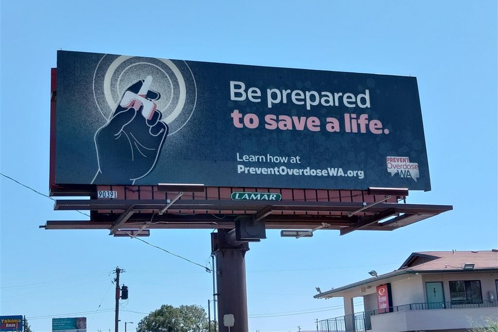 A banner with Be prepared to save a life text in it